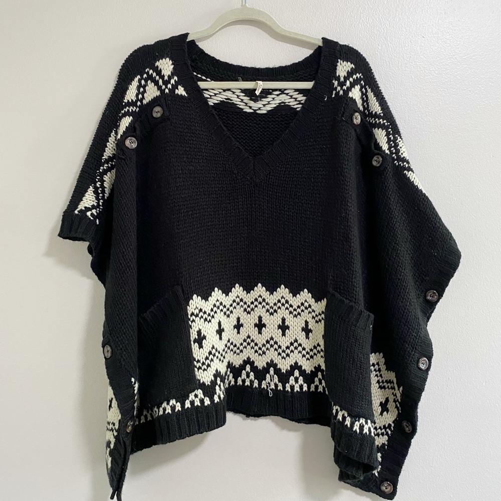 Elan Black and White Poncho Style Sweater One Size